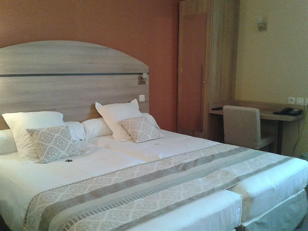 Les Étoiles Du Forez Savigneux  Hotel Savigneux (Loire)