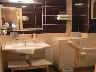 ** Hotel Les Étoiles Du Forez Savigneux  France