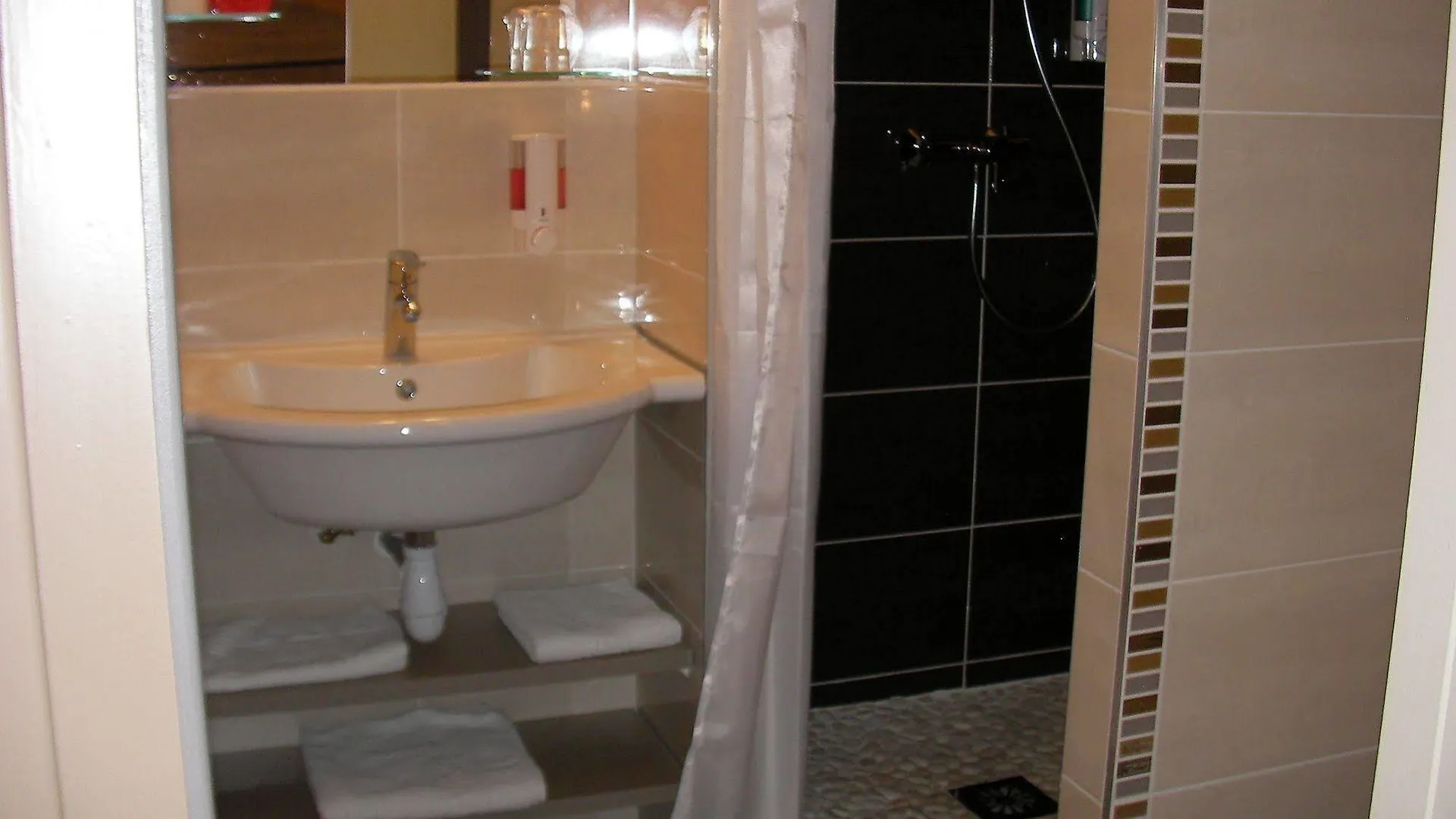 Les Étoiles Du Forez Savigneux  Hotel Savigneux (Loire)