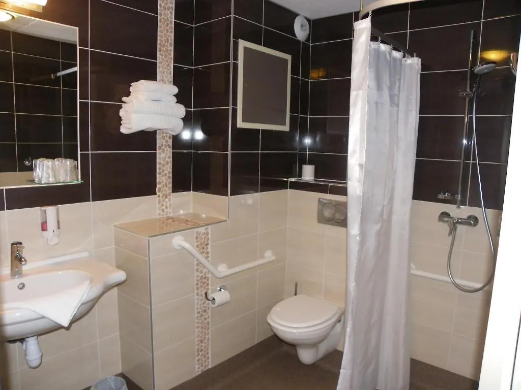 ** Hotel Les Etoiles Du Forez Savigneux  France
