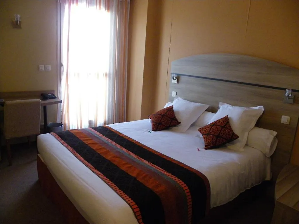 Les Etoiles Du Forez Savigneux  Hotel